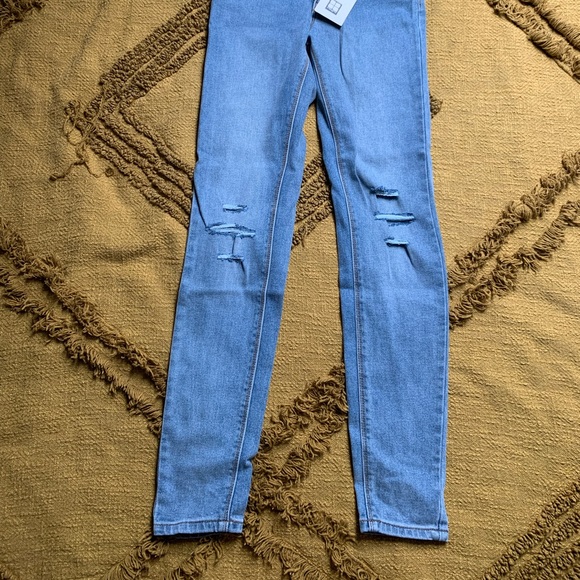 NWT Insight high rise jeans with knee rips - Picture 2 of 11
